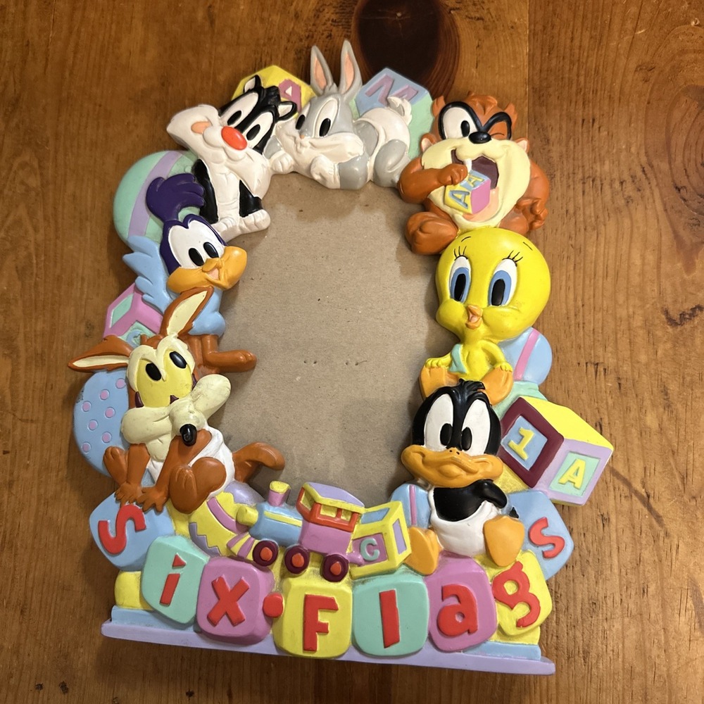 SIX FLAGS-LOONEY TUNES-HAND PAINTED RESIN PICTURE FRAME 9.5x10.5" Vintage